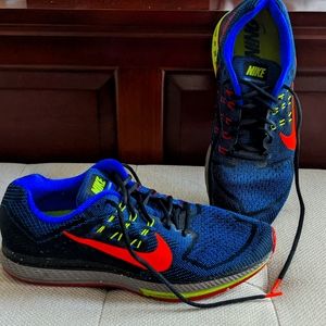 Nike zoom structure 18 running shoes